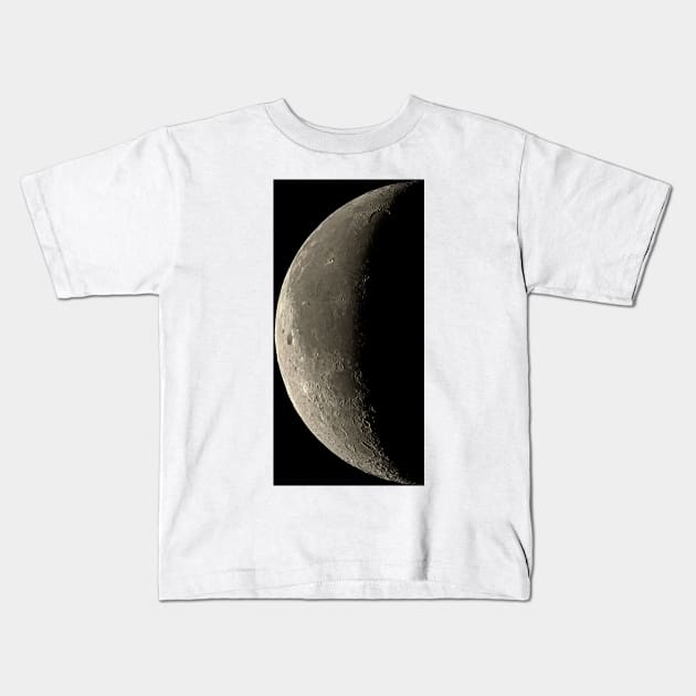 Waning crescent Moon (R340/0667) Kids T-Shirt by SciencePhoto